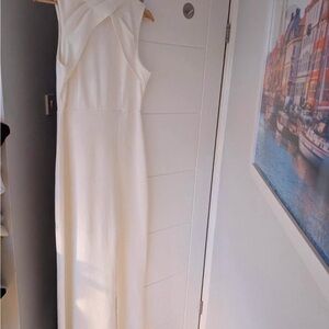 Missguided+ Elegant White Maxi Dress